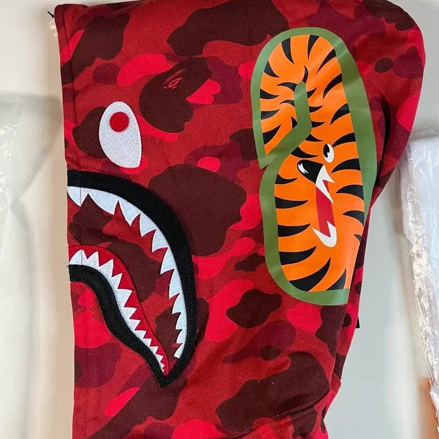 [SOLD OUT] 베이프 샤크 후드집업 적계 판매합니다