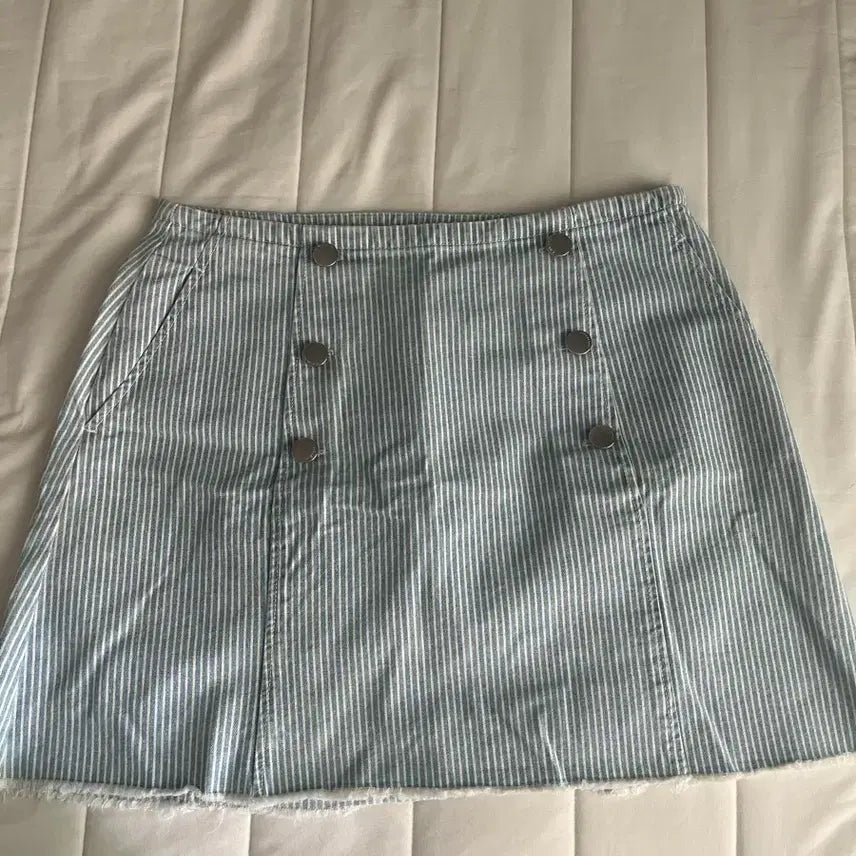 [BUNJANG] ZARA Striped Mini Skirt / 자라 스트라이프 버튼 미니스커트 L