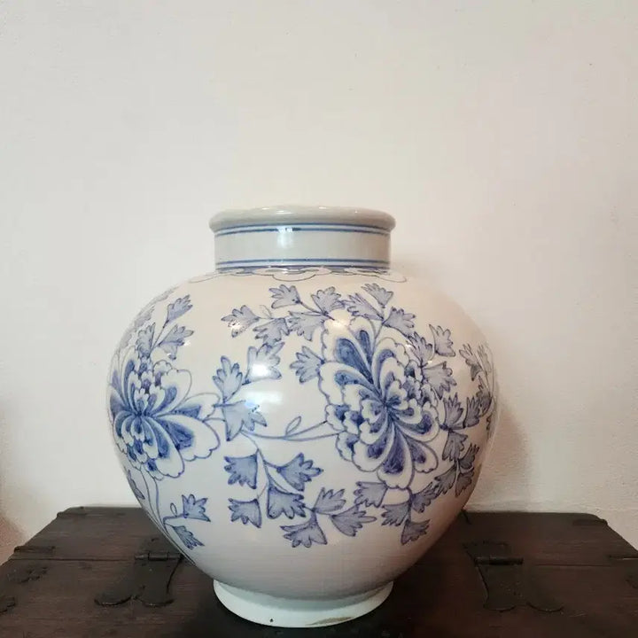 [BUNJANG] Celadon Porcelain Peony Motif Large Jar / 청화백자 모란문 대호