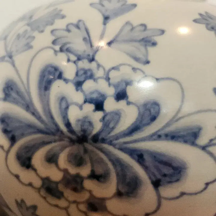 [BUNJANG] Celadon Porcelain Peony Motif Large Jar / 청화백자 모란문 대호