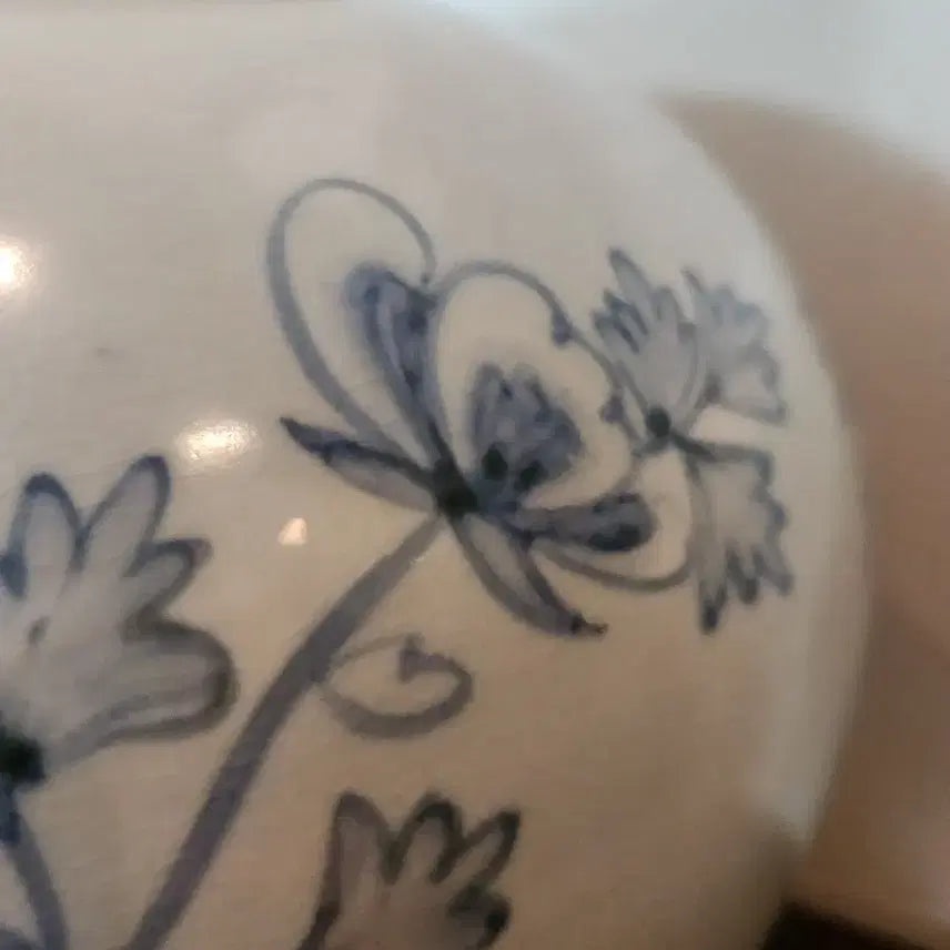 [BUNJANG] Celadon Porcelain Peony Motif Large Jar / 청화백자 모란문 대호