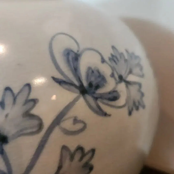 [BUNJANG] Celadon Porcelain Peony Motif Large Jar / 청화백자 모란문 대호