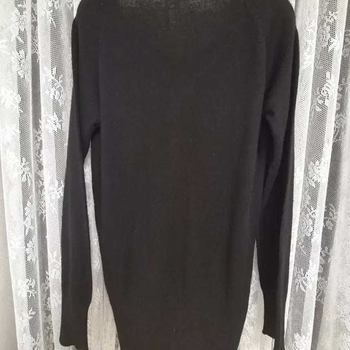 [BUNJANG] Daks Black Sequin V-Neck Knit Sweater / 닥스 블랙 스팽글 브이넥 니트