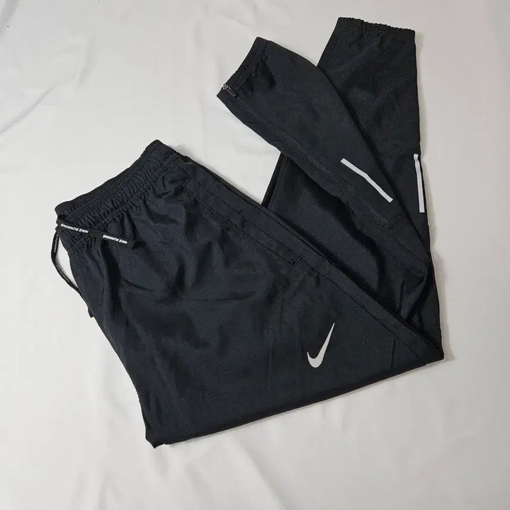 [BUNJANG] Nike Phenom Pants Essential Reflective Woven - M / 나이키 러닝 페놈팬츠 에센셜 스카치 리틀렉티브 우븐 M (거의 새상품)