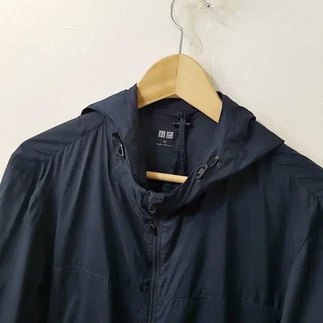 [SOLD OUT] 유니클로 포터블 바람막이 점퍼 네이비