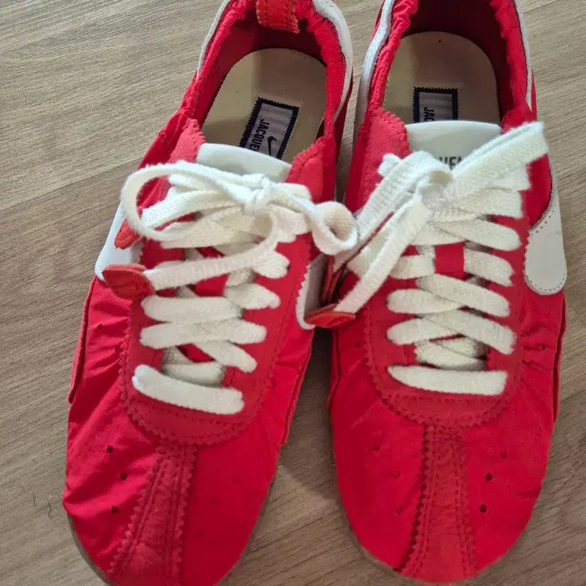 [SOLD OUT] 나이키 자크뮈스 문슈즈 235
