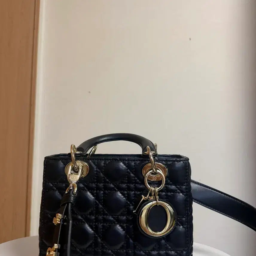 [SOLD OUT] 디올 레이디백 블랙 스몰사이즈