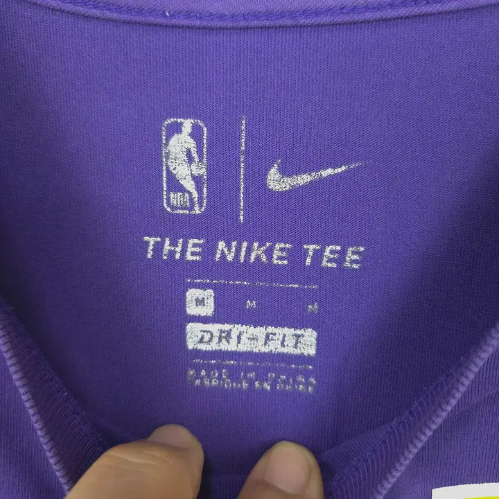 [BUNJANG] Nike LeBron James Lakers Short Sleeve T-shirt / 나이키 Nike NBA 르브론 제임스 레이커스 반팔티 퍼플 M