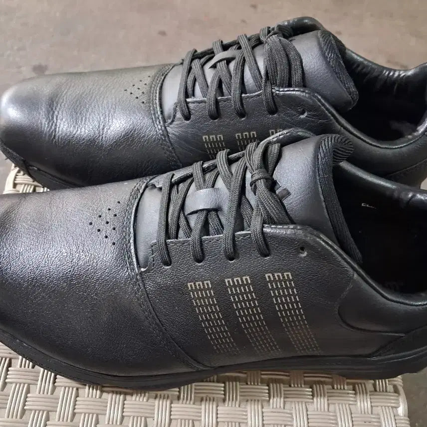 [BUNJANG] Adidas Leather Golf Shoes (Size 270/275) / 아디다스 가죽 골프화 10 270/275
