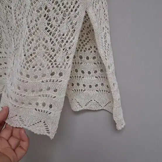 [BUNJANG] V-Neck Punching Knit Vest / (새상품)브이넥 펀칭 니트베스트