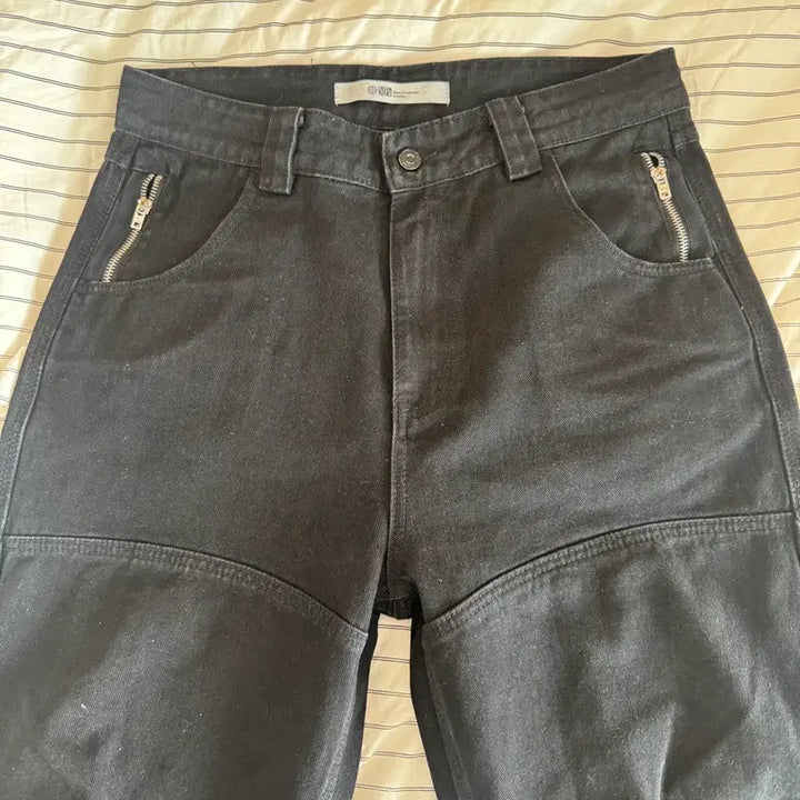 [SOLD OUT] (새상품)플라스틱프로덕트 MPa CALF POCKET 팬츠 블랙 L