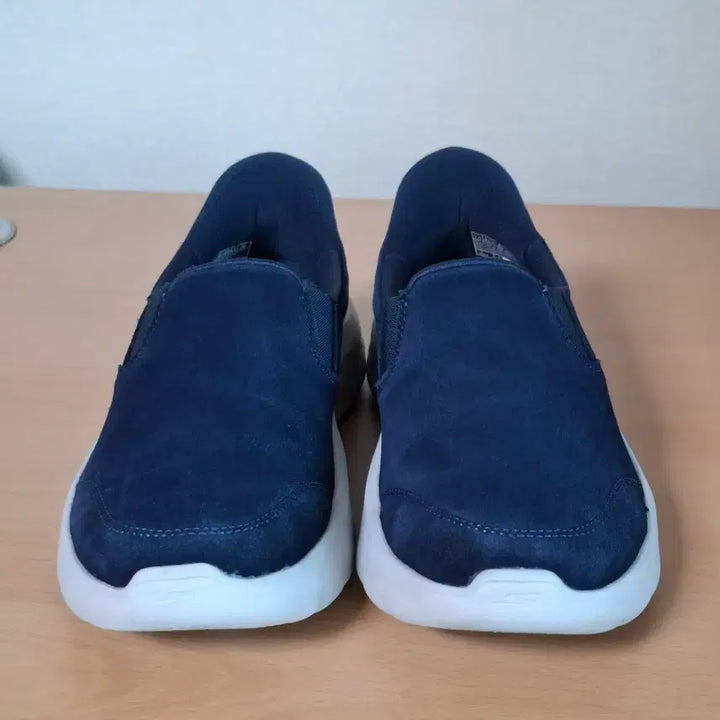 [BUNJANG] Skechers Go Walk Slip-ins Navy Sneakers / 스케쳐스 245 소가죽 고워크 슬립인스 네이비