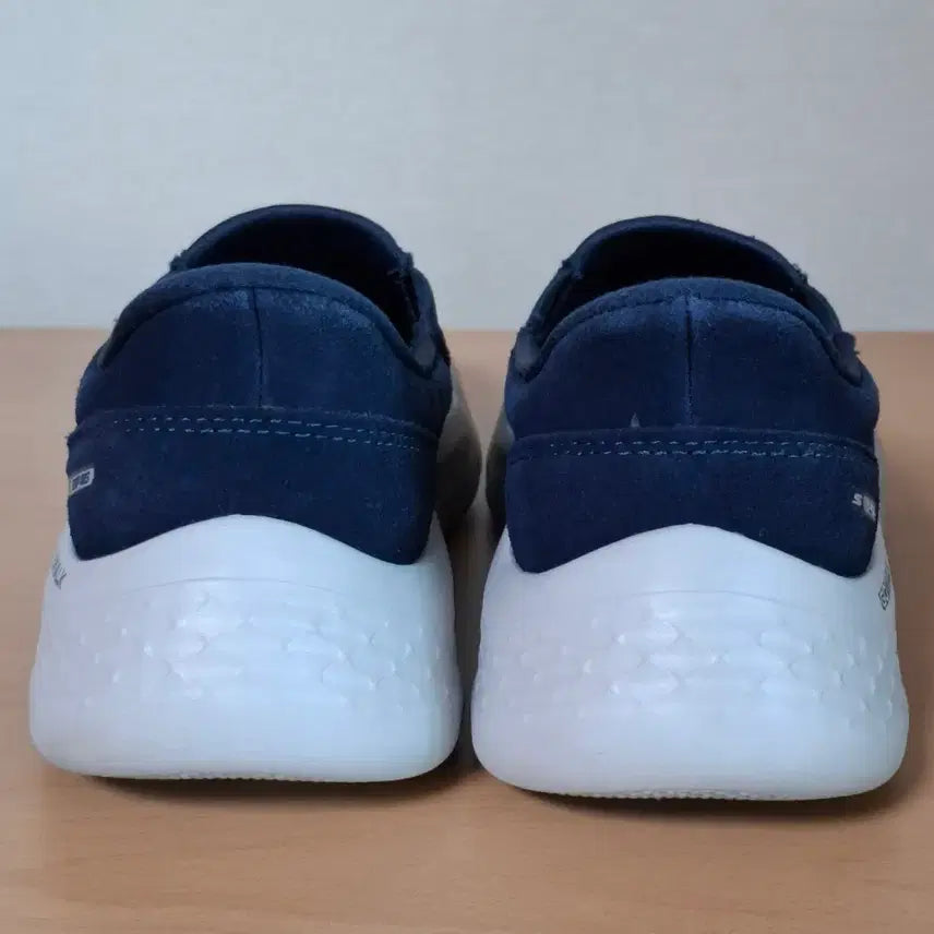 [BUNJANG] Skechers Go Walk Slip-ins Navy Sneakers / 스케쳐스 245 소가죽 고워크 슬립인스 네이비