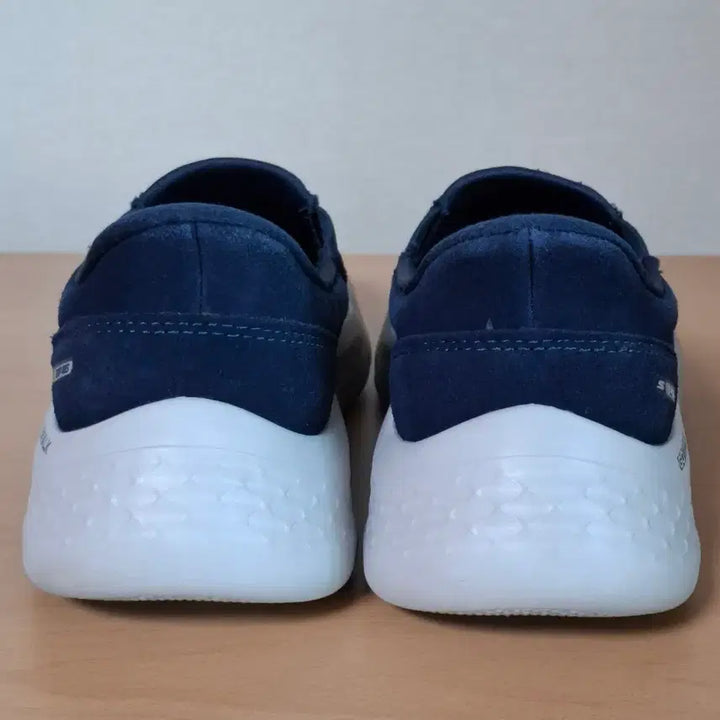 [BUNJANG] Skechers Go Walk Slip-ins Navy Sneakers / 스케쳐스 245 소가죽 고워크 슬립인스 네이비