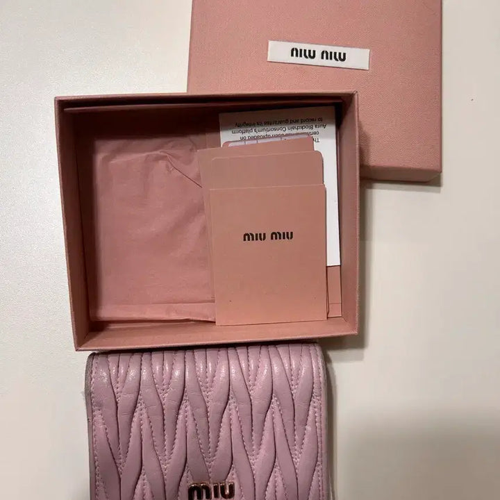 [SOLD OUT] 미우미우 지갑