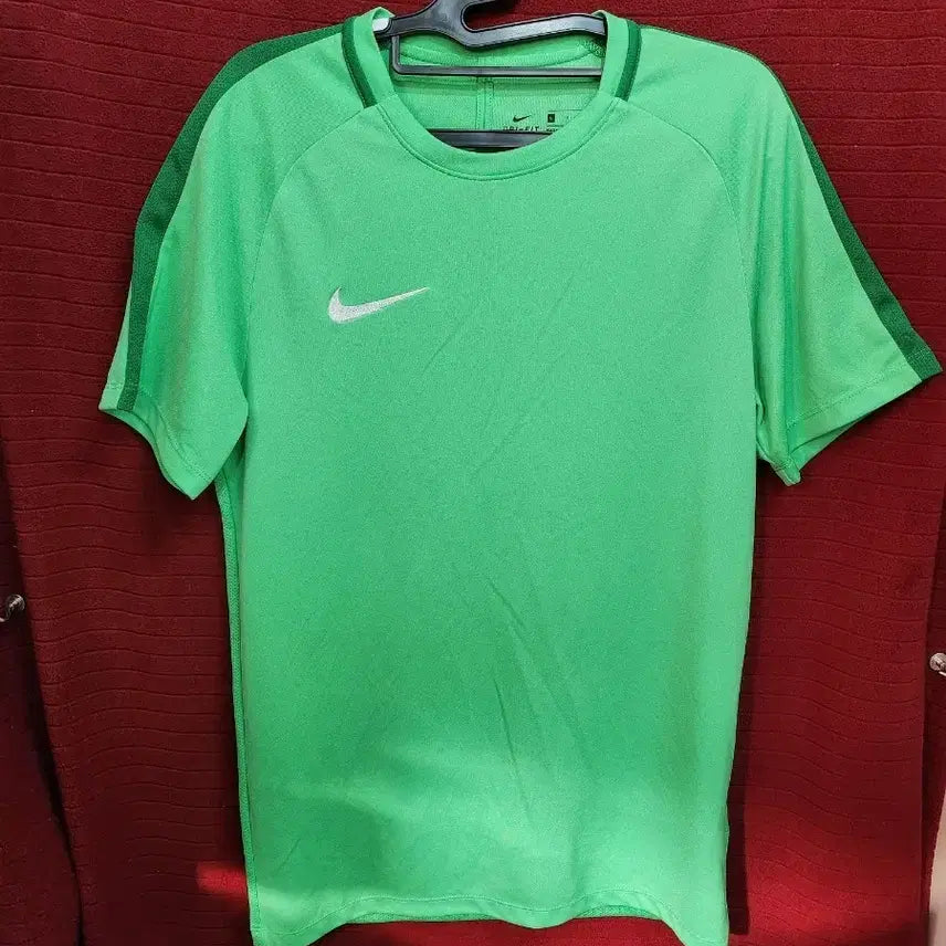 [BUNJANG] Nike Functional Short Sleeve T-Shirt - Green / (95)나이키 반팔 기능성 티셔츠 그린