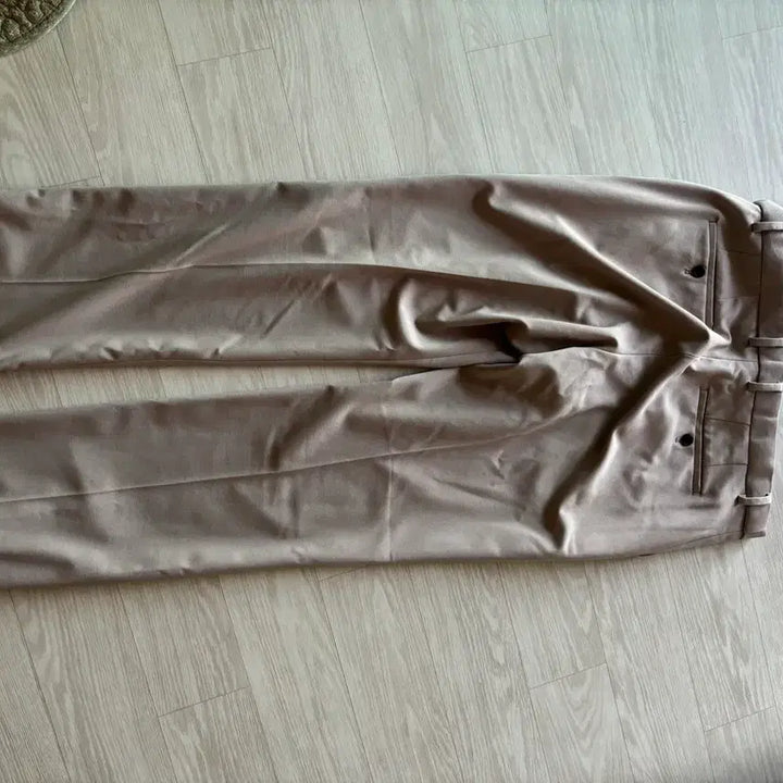 [BUNJANG] Musinsa Standard Semi Wide Slacks - Light Beige / 무신사 스탠다드 세미 와이드 슬랙스 라이트 베이지