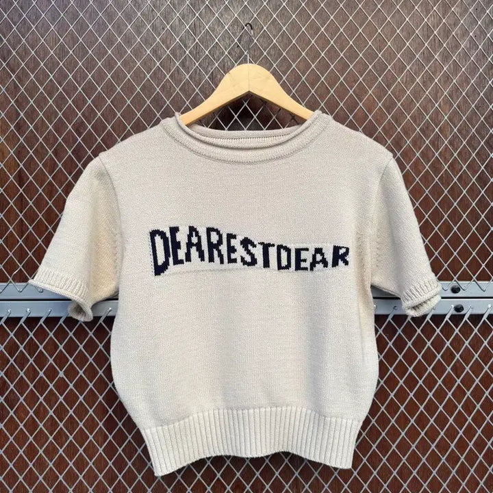 [BUNJANG] MaybeBaby Dearist Logo Beige Knit Top / 메이비베이비 디어리스트 로고 베이지 반팔 니트 F