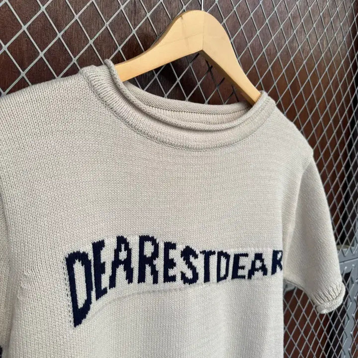 [BUNJANG] MaybeBaby Dearist Logo Beige Knit Top / 메이비베이비 디어리스트 로고 베이지 반팔 니트 F