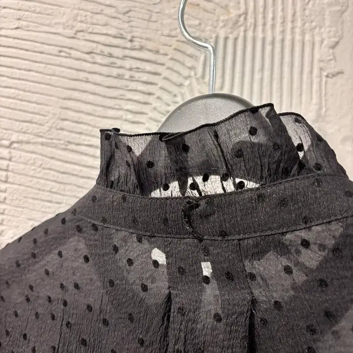 [BUNJANG] DEW E L Frill Collar See-through Dot Blouse / 듀엘 프릴카라 시스루 도트 블라우스