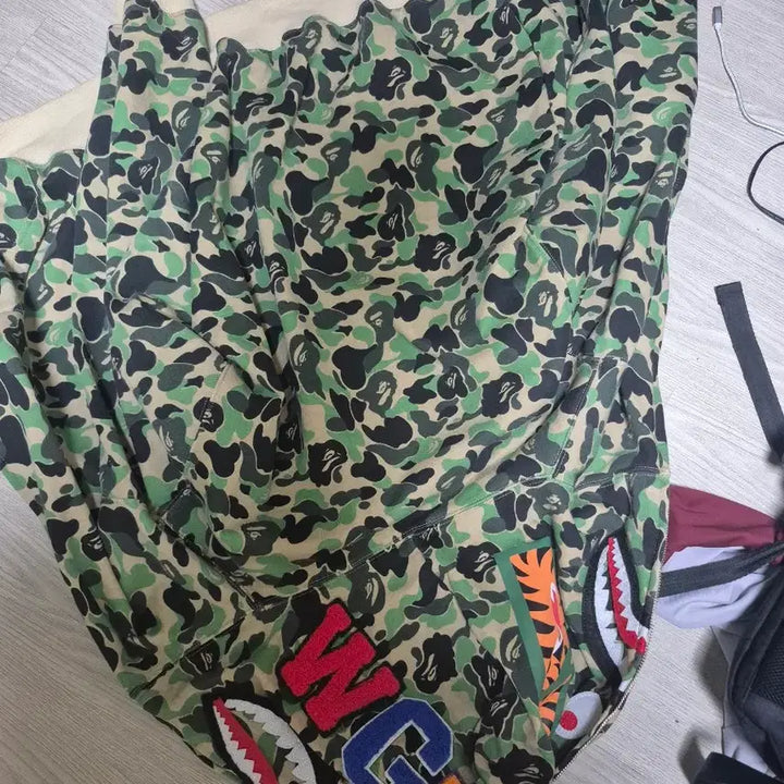 [BUNJANG] BAPE Shark Hoodie / 베이프 샤크 후드집업