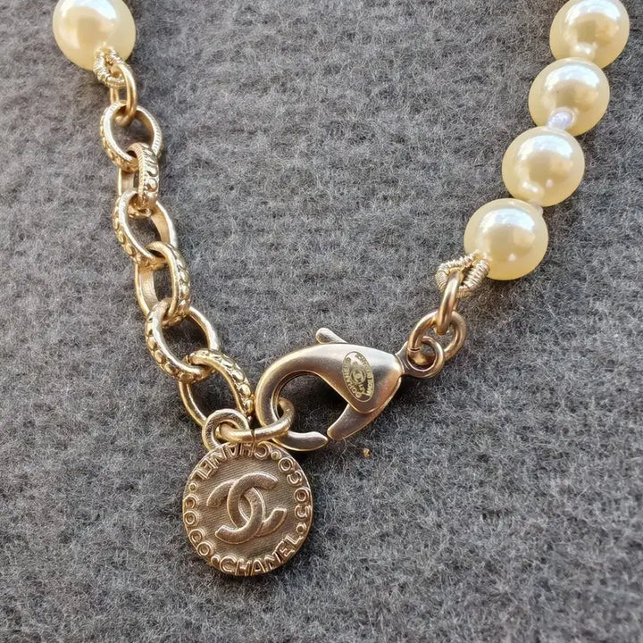 [BUNJANG] Chanel 100th Anniversary CC Logo Pearl Necklace / 샤넬 100주년 CC 로고 진주 목걸이