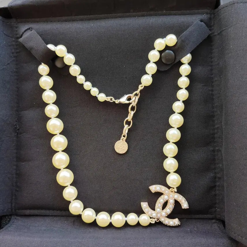 [BUNJANG] Chanel 100th Anniversary CC Logo Pearl Necklace / 샤넬 100주년 CC 로고 진주 목걸이