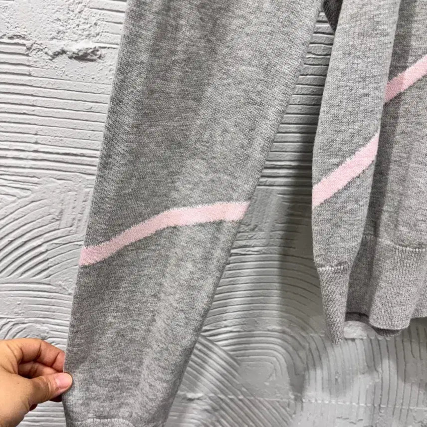 [BUNJANG] Kirsh 2024 Gray Thin Knit Sweater / 키르시 24년 그레이 얇은 니트