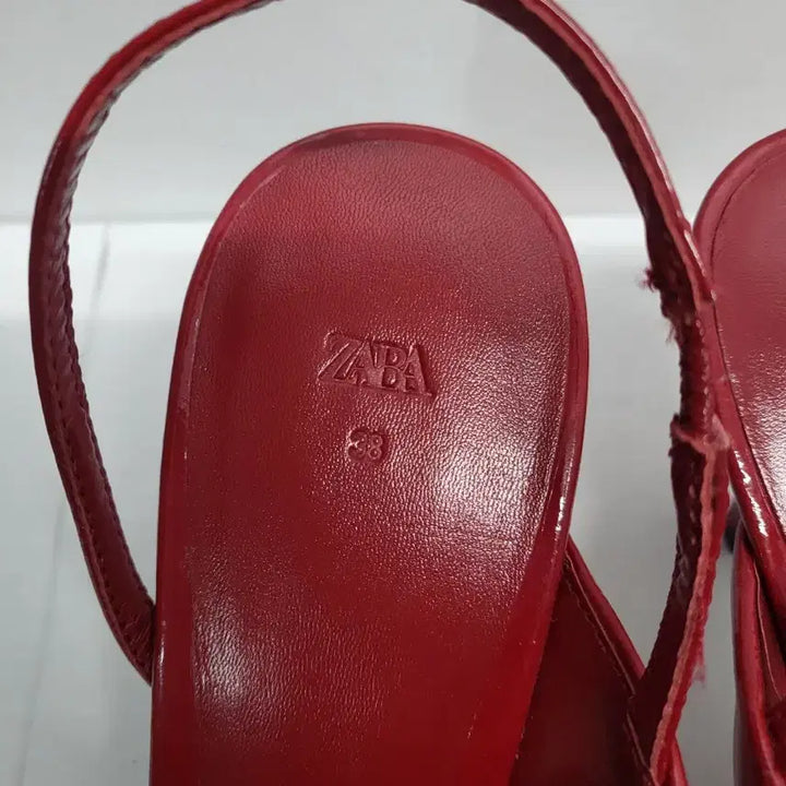 [SOLD OUT] 자라 ZARA 레드 에나멜 슬링백 힐(무료배송)