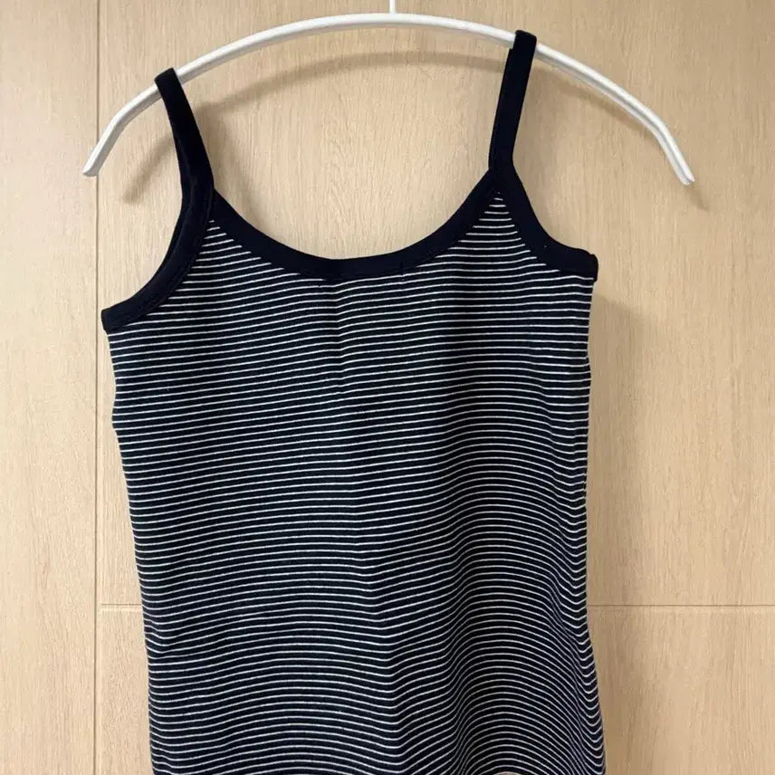 [BUNJANG] Nothing Written Tank Top / 낫띵리튼 나시