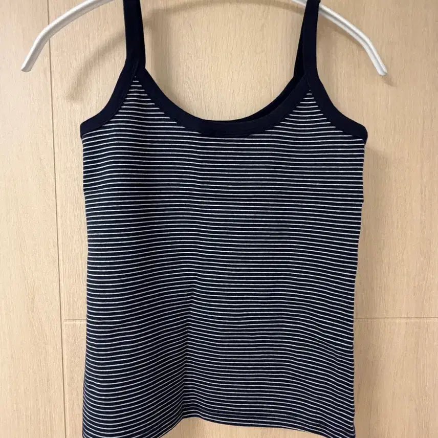 [BUNJANG] Nothing Written Tank Top / 낫띵리튼 나시