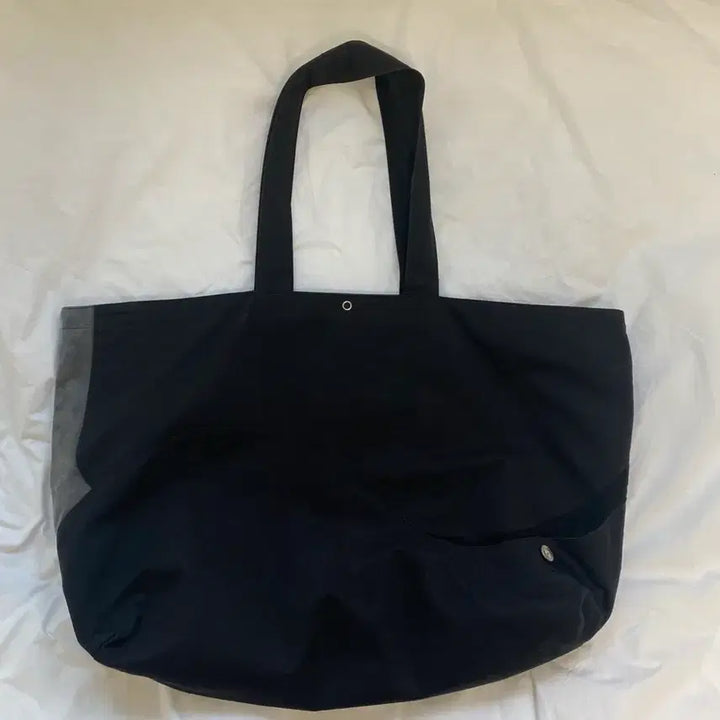 [SOLD OUT] 큐레이티드퍼레이드 RIVER TOTE BAG BLACK