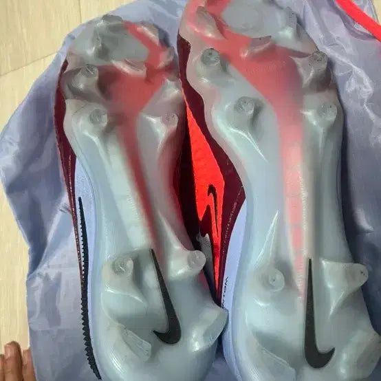 [BUNJANG] Nike Phantom Elite Soccer Cleats (270) / 나이키 팬텀 축구화 엘리트 270