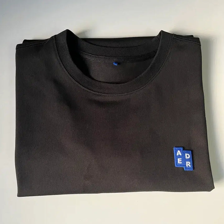 [SOLD OUT] 아더에러 블랙 티셔츠 패치 로고 xl판매합니다.