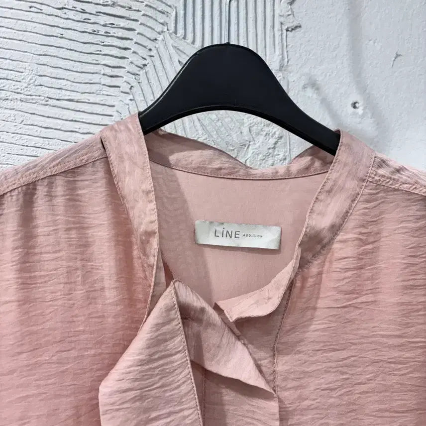 [BUNJANG] Line Puff Sleeve Blouse / 라인 퍼프소매 블라우스