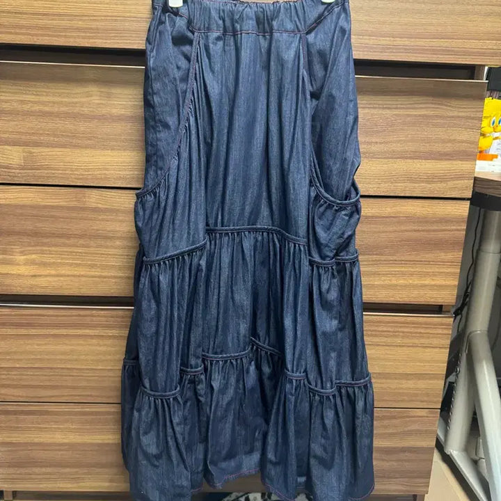 [BUNJANG] Roerchual Red Stitch Denim Tiered Skirt / 로액슈얼 레드 스티치 데님 티어드 스커트