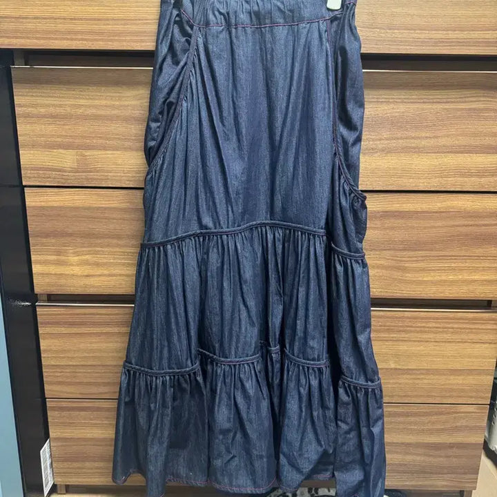 [BUNJANG] Roerchual Red Stitch Denim Tiered Skirt / 로액슈얼 레드 스티치 데님 티어드 스커트