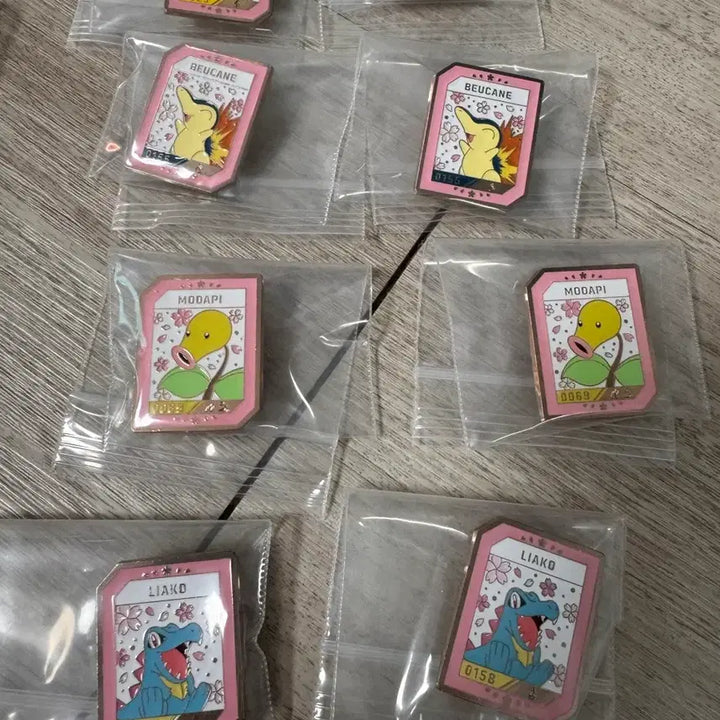 [BUNJANG] 포켓몬스터 이삭토스트 뱃지 벚꽃 낮 / 포켓몬스터 이삭토스트 뱃지 벚꽃 낮