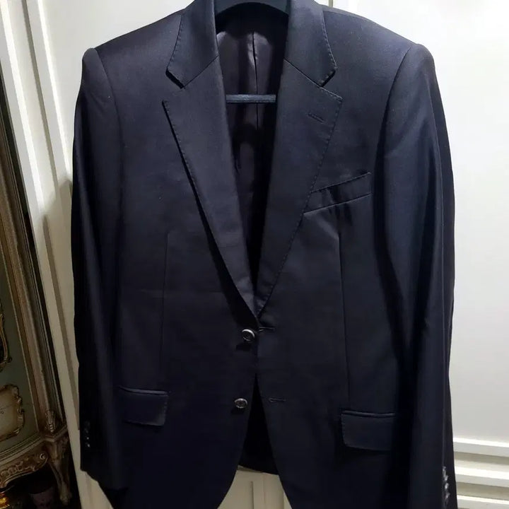 [BUNJANG] Givenchy Wool Notched Lapel Blazer Jacket / 지방시 / 울 노치드라펠 블레이져 자켓 솔리드 블랙 / 41R[105]