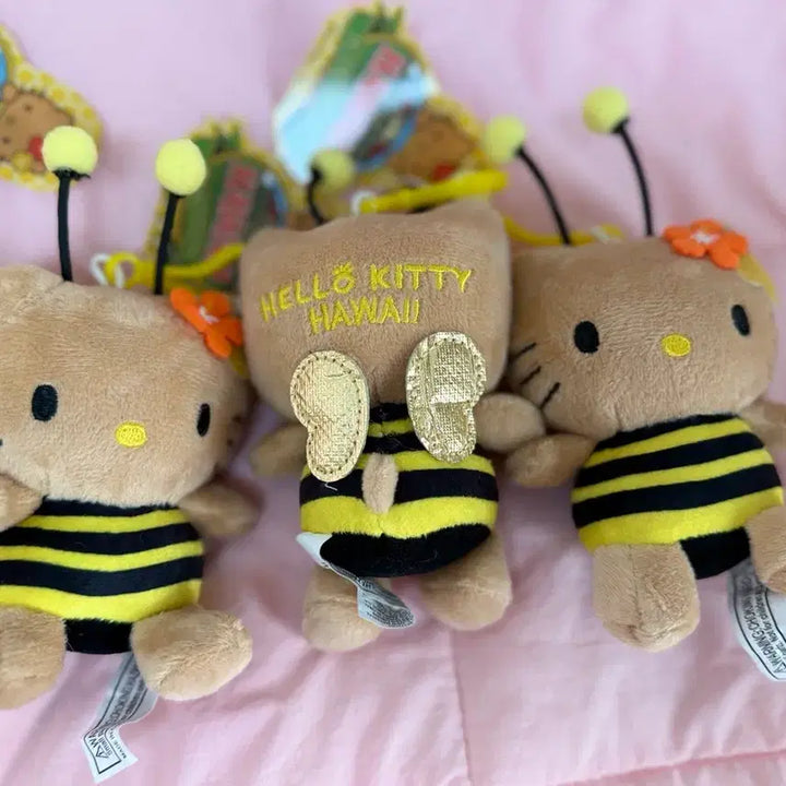 [BUNJANG] Hello Kitty Honeybee Doll Keyring / 헬로키티 하와이 꿀벌 인형 키링