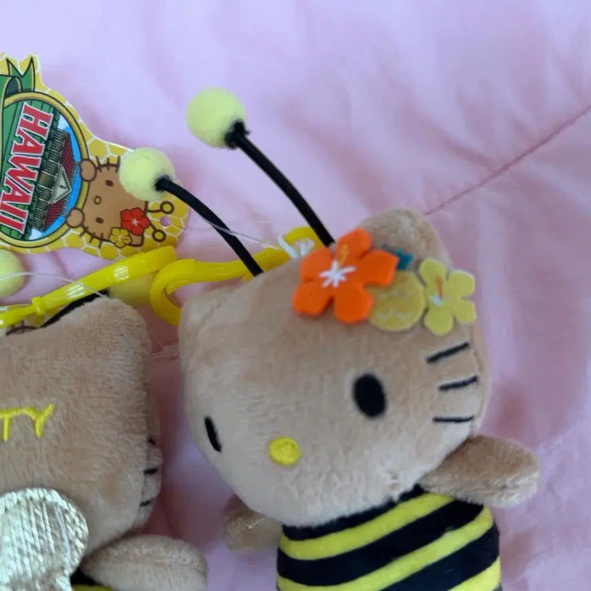 [BUNJANG] Hello Kitty Honeybee Doll Keyring / 헬로키티 하와이 꿀벌 인형 키링