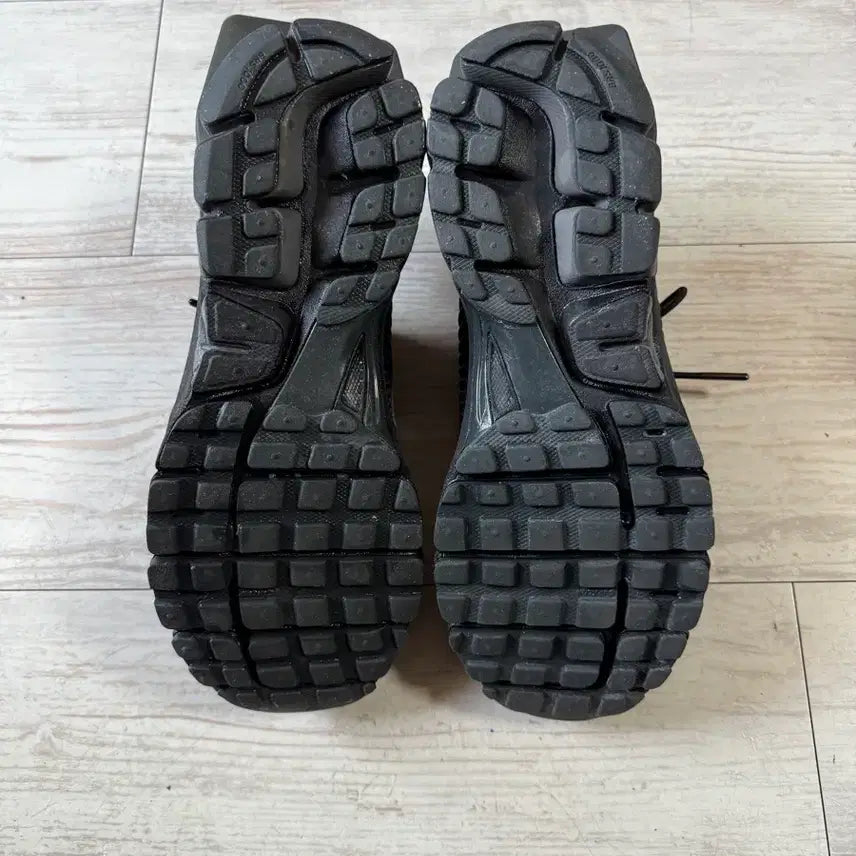 [BUNJANG] A-COLD-WALL* Nike Air Max Plus Black Sneakers / 나이키 x 어콜드월