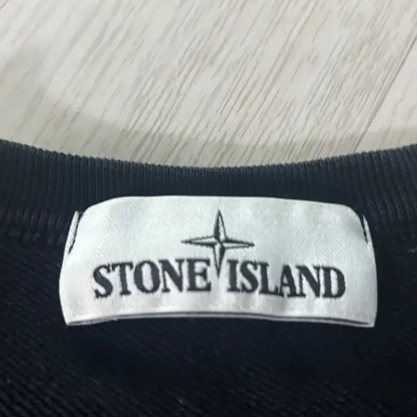 [SOLD OUT] 스톤아일랜드 맨투맨 M