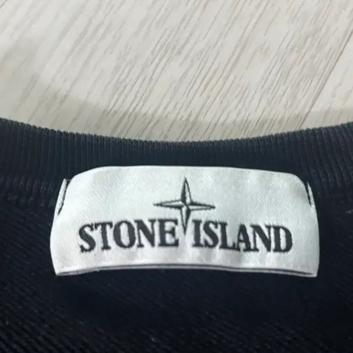 [SOLD OUT] 스톤아일랜드 맨투맨 M