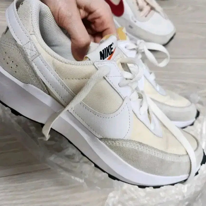 [BUNJANG] Nike Waffle Debut Moonbeam White Sneakers / 나이키 와플 데뷰 문빔화이트