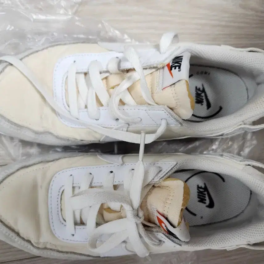 [BUNJANG] Nike Waffle Debut Moonbeam White Sneakers / 나이키 와플 데뷰 문빔화이트