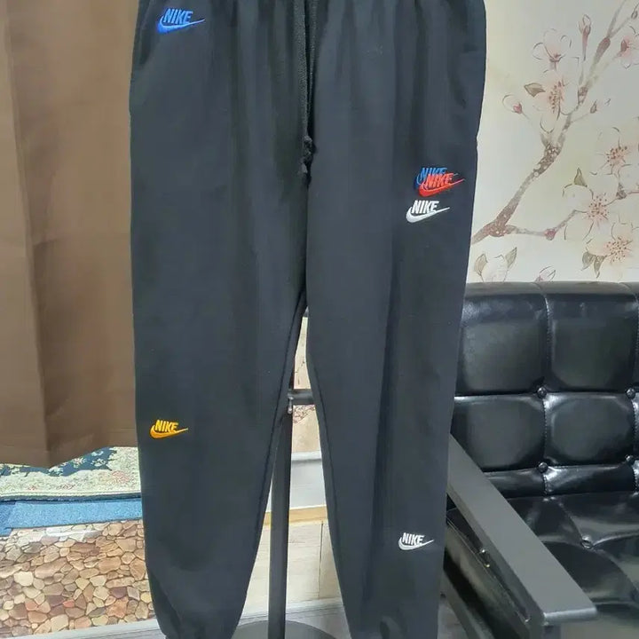 [SOLD OUT] 나이키 멀티 스우시 로고 블랙 조거팬츠  택배비포함가