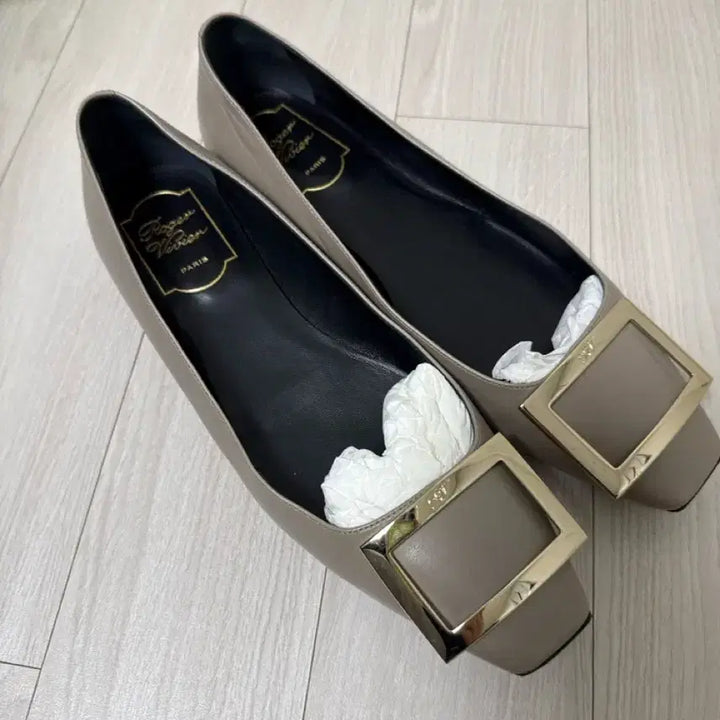 [SOLD OUT] 로저비비에플랫 정품37 2/1