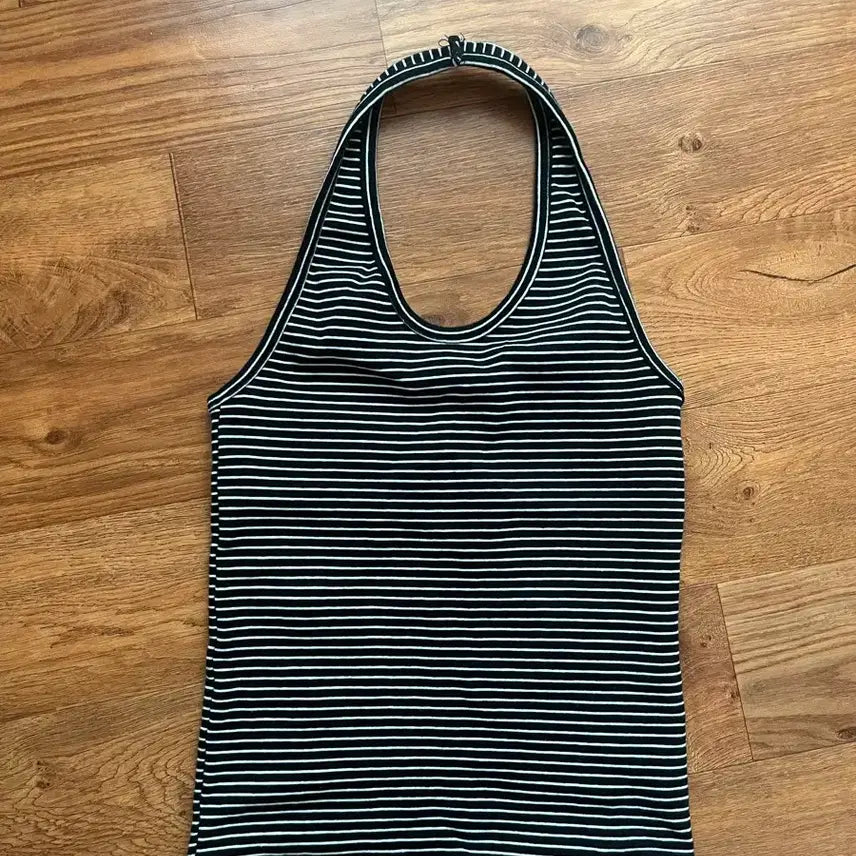 [BUNJANG] Halter Neck Tank Top / 홀터넥 나시