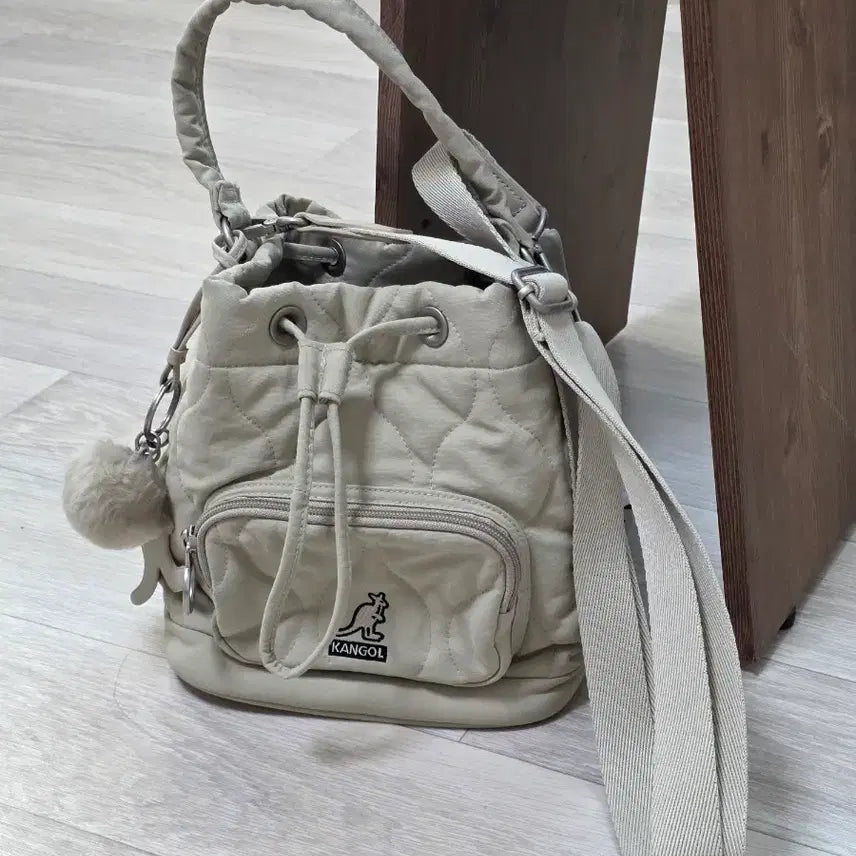 [BUNJANG] Kangol Q-B Quilted Bucket Bag (Ivory) / 캉골 Q-B 퀼팅 버킷백 복조리백 2way (아이보리)
